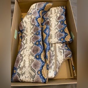 Steve Madden VAVA Blue Multi Snake thigh-high stiletto heel, pointed toe 7.5